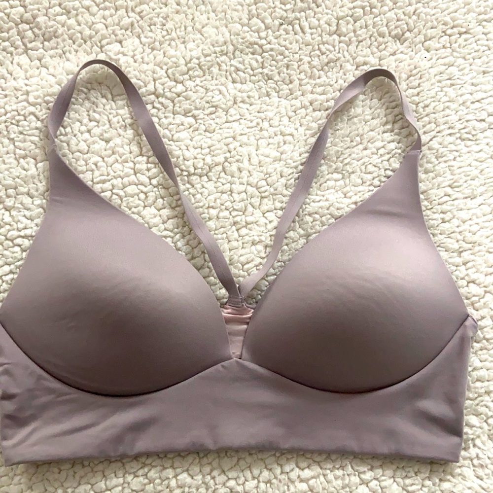 Victoria’s Secret lightly lined plunge bra 34C new
